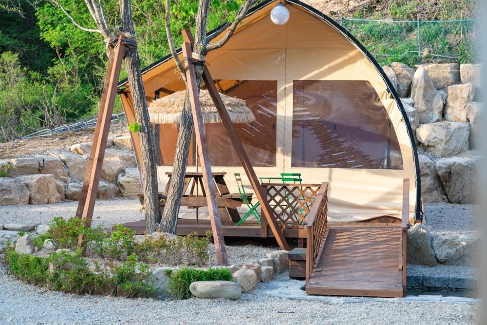 Inje Naerincheon Glamping Hotell Rum bild