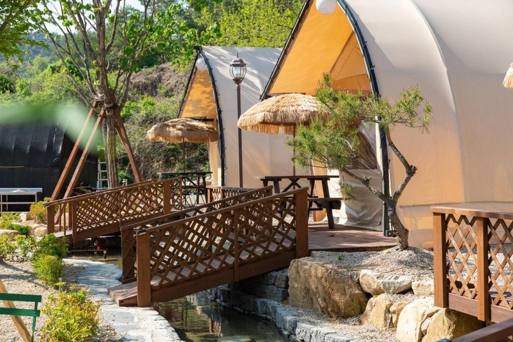 Inje Naerincheon Glamping Hotell Exteriör bild