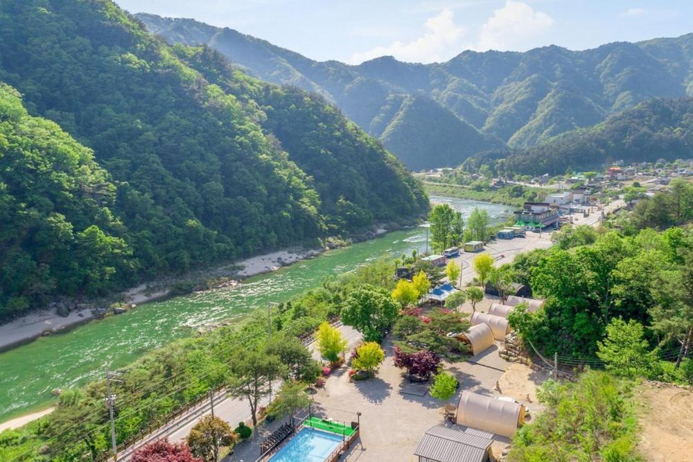 Inje Naerincheon Glamping Hotell Exteriör bild