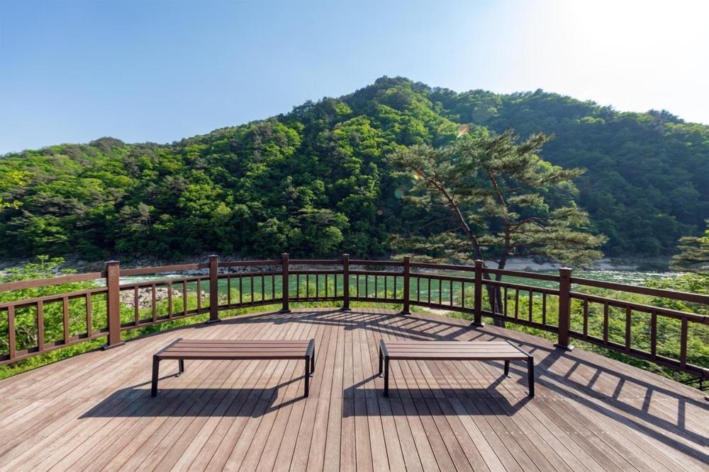 Inje Naerincheon Glamping Hotell Exteriör bild