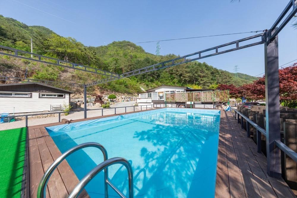 Inje Naerincheon Glamping Hotell Exteriör bild