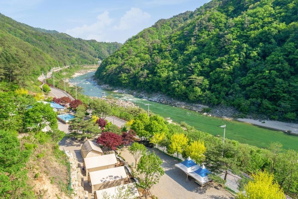 Inje Naerincheon Glamping Hotell Exteriör bild