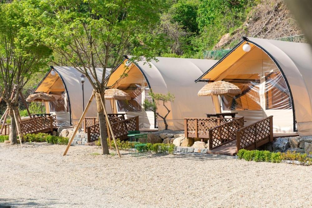 Inje Naerincheon Glamping Hotell Exteriör bild